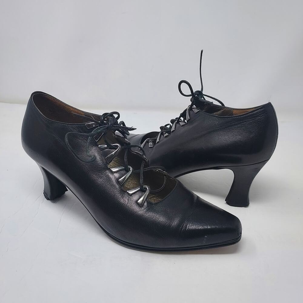 Prevata Black Leather Pointed Toe Kitten Heel Lace Up Shoes Size 7 - Picture 1 of 11